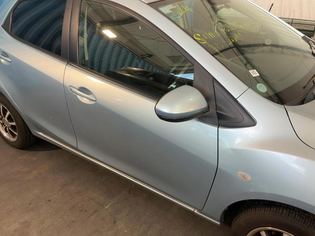 Photo '3' of Mazda Demio