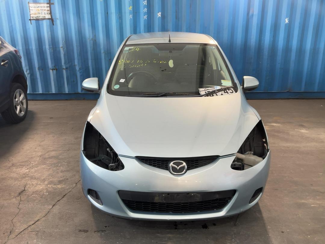 Photo '4' of Mazda Demio