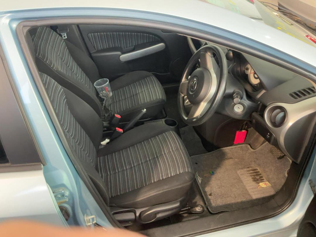 Photo '17' of Mazda Demio