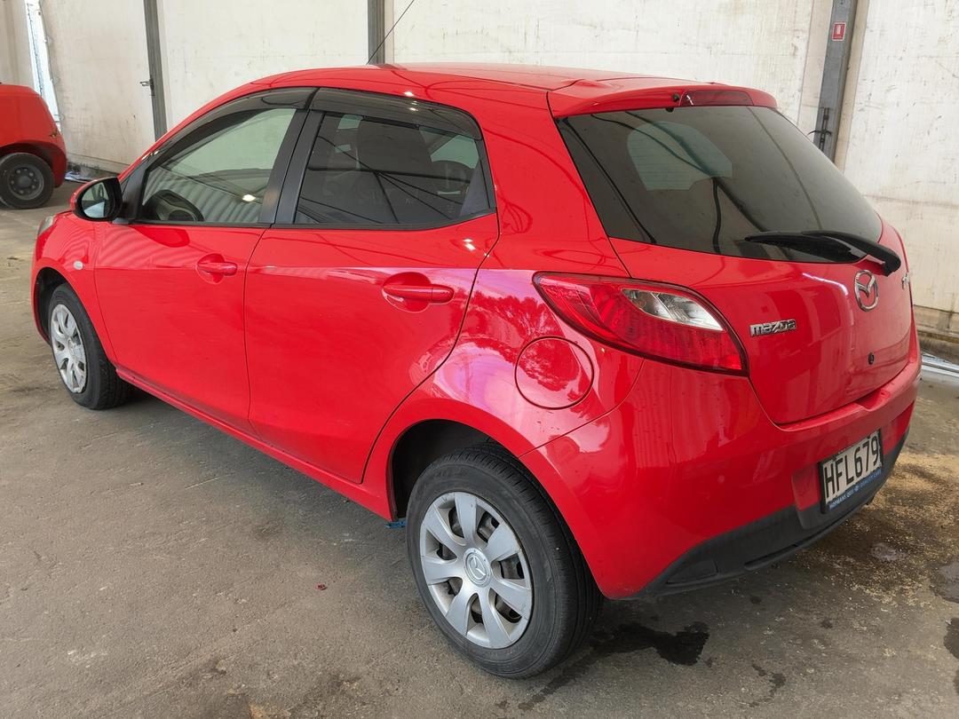 Photo '5' of Mazda Demio Photo '5' of Mazda Demio