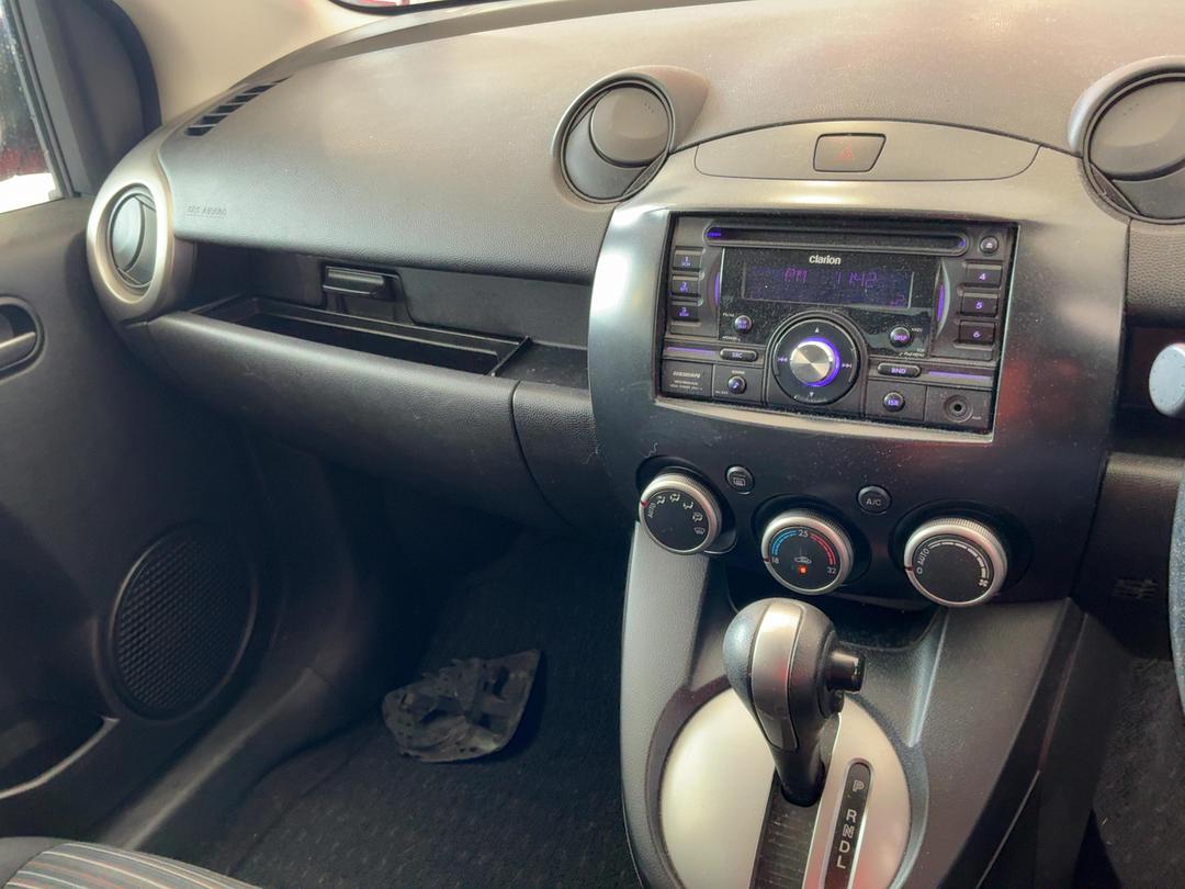 Photo '15' of Mazda Demio Photo '15' of Mazda Demio
