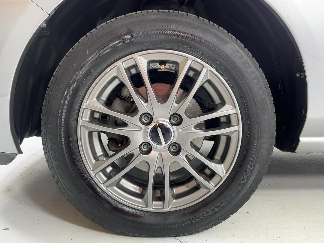 Photo '10' of Mazda Demio