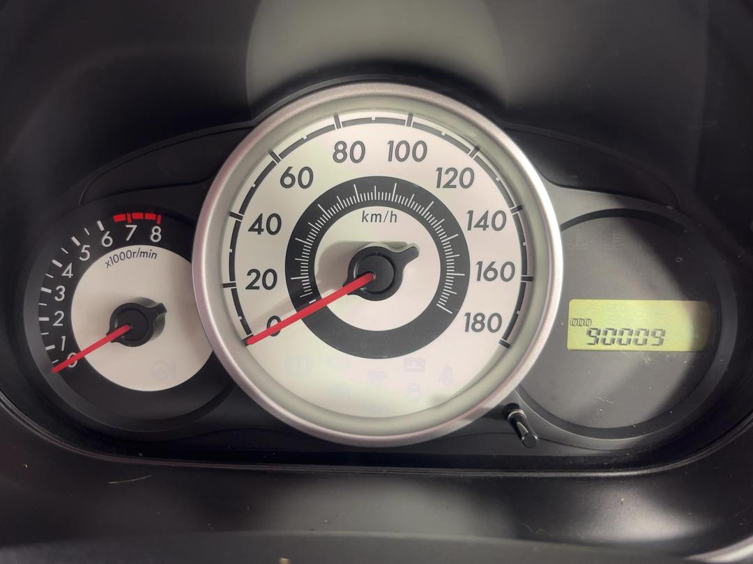 Photo '21' of Mazda Demio