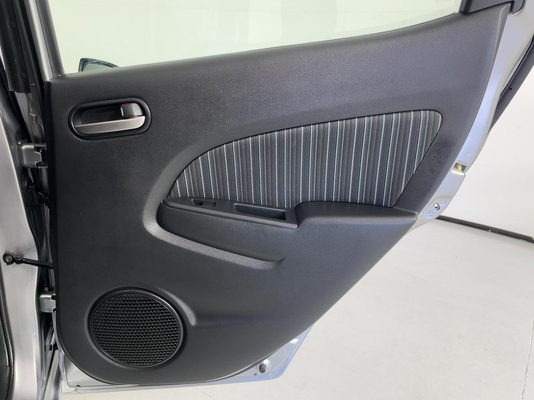 Photo '19' of Mazda Demio