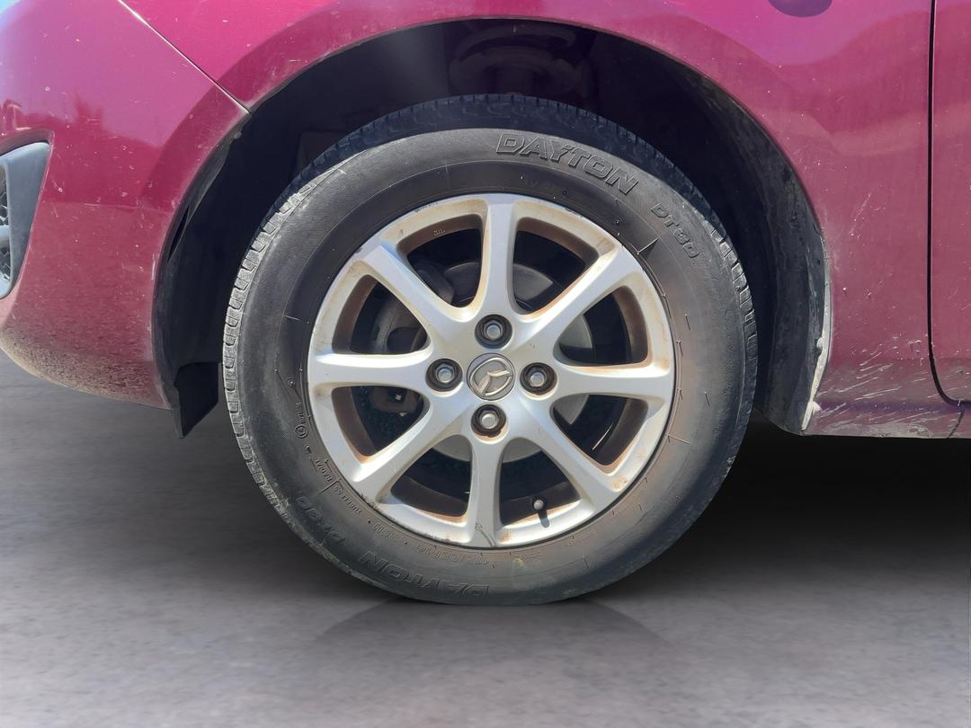 Photo '8' of Mazda Demio Photo '8' of Mazda Demio