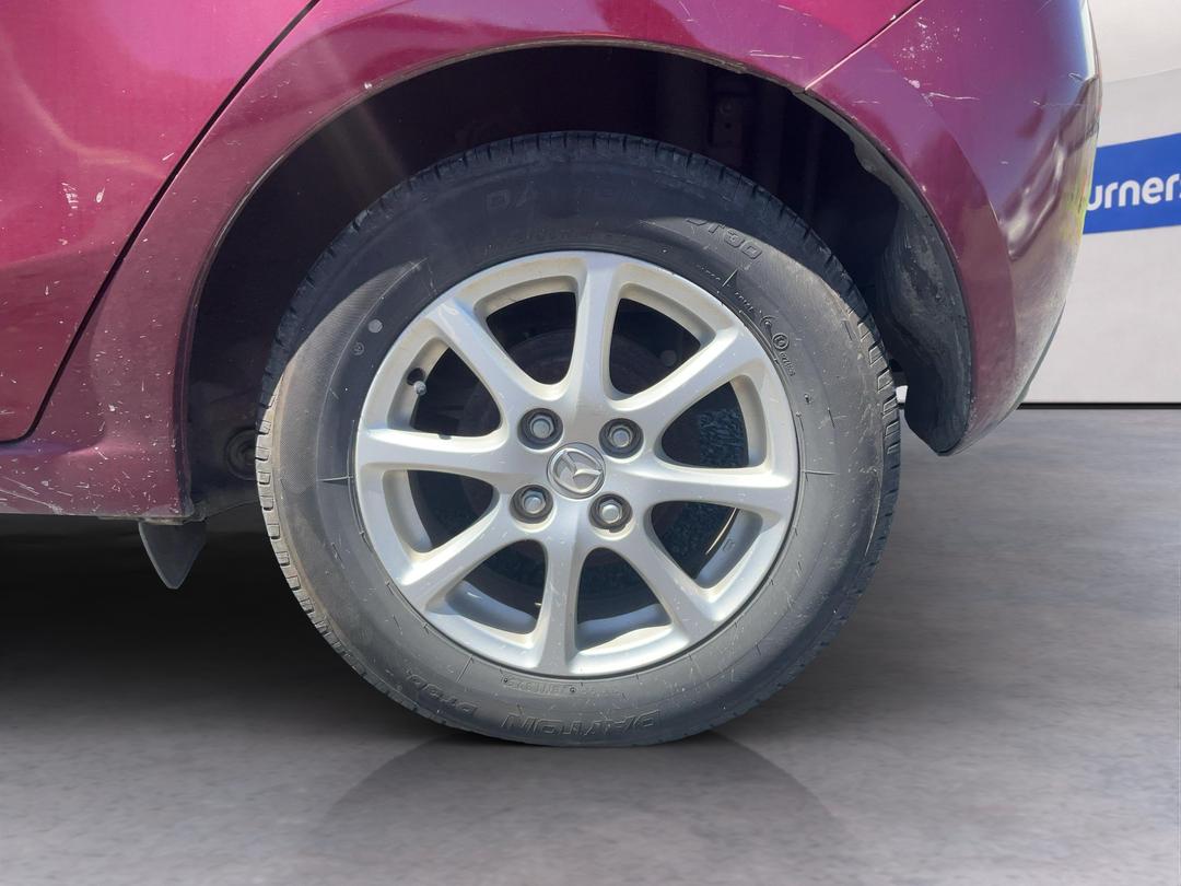 Photo '9' of Mazda Demio Photo '9' of Mazda Demio