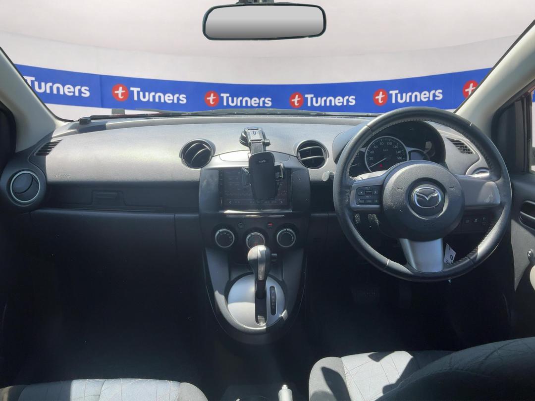 Photo '15' of Mazda Demio Photo '15' of Mazda Demio