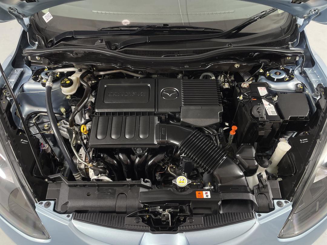 Photo '13' of Mazda Mazda2