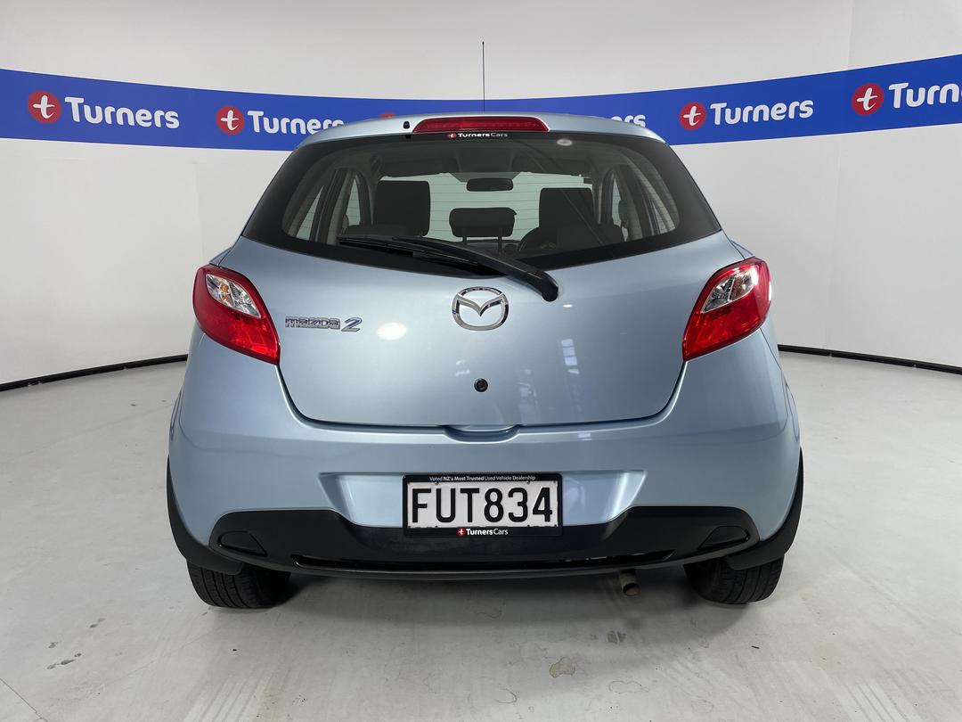 Photo '6' of Mazda Mazda2