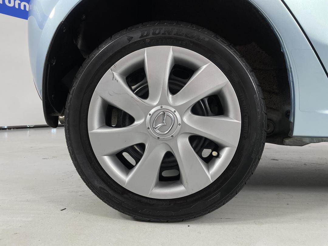 Photo '12' of Mazda Mazda2