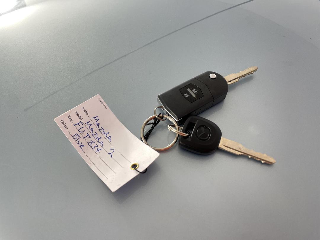 Photo '22' of Mazda Mazda2