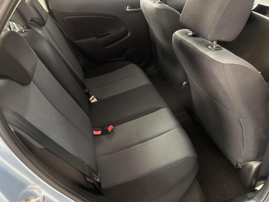 Photo '20' of Mazda Mazda2