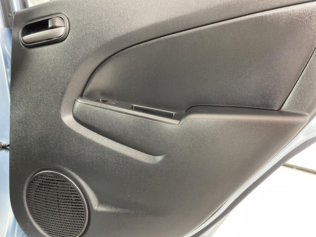 Photo '19' of Mazda Mazda2