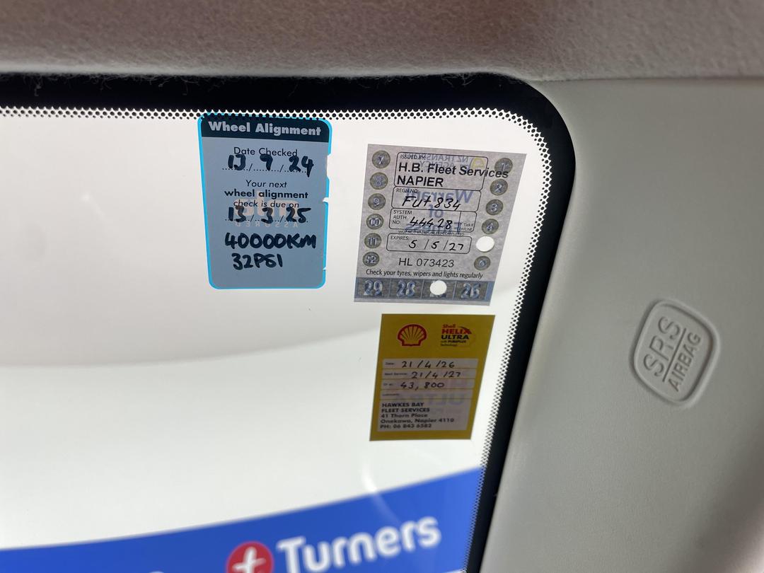 Photo '23' of Mazda Mazda2