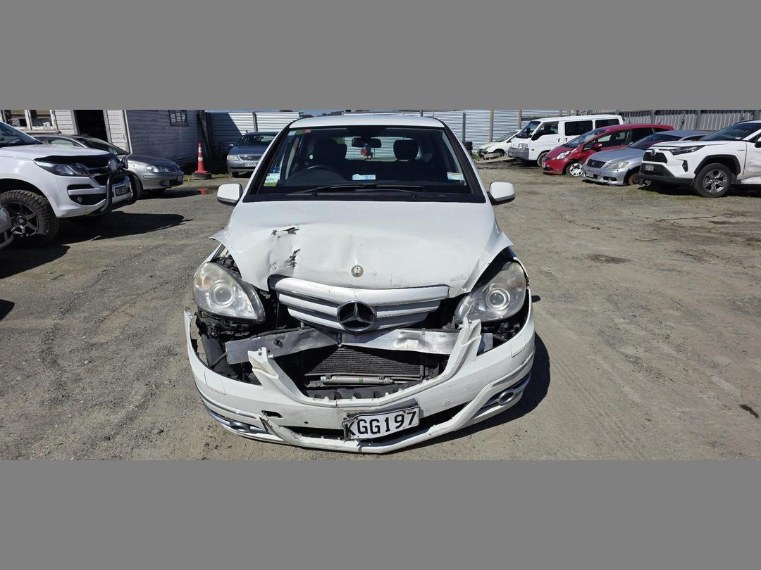 Photo '2' of Mercedes-Benz B-Class B180 Photo '2' of Mercedes-Benz B-Class B180