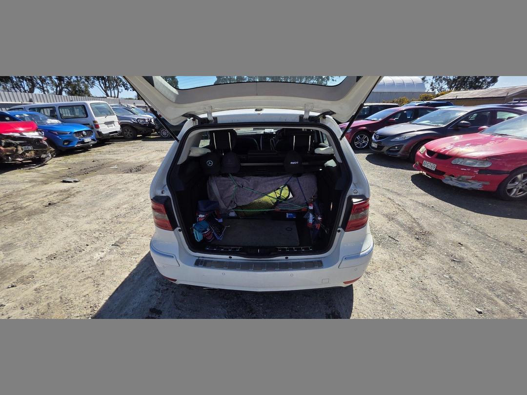 Photo '7' of Mercedes-Benz B-Class B180 Photo '7' of Mercedes-Benz B-Class B180