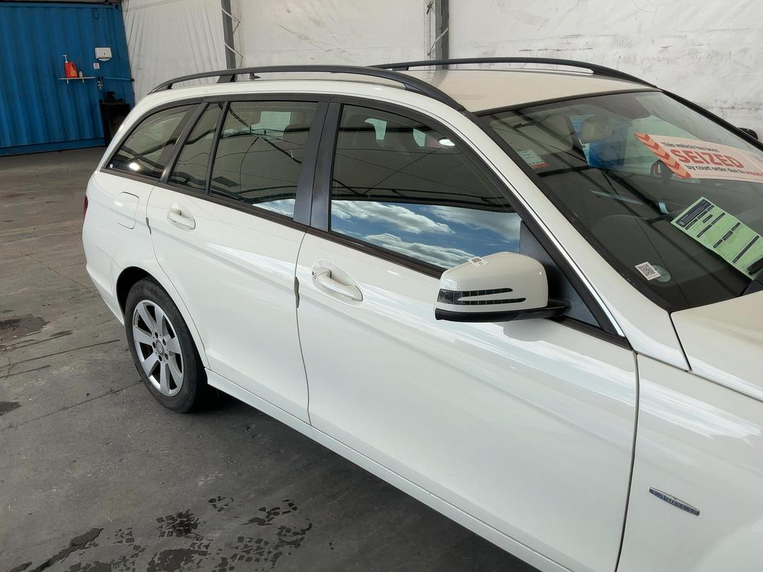 Photo '7' of Mercedes-Benz C-Class C200CGI Station Wagon Photo '7' of Mercedes-Benz C-Class C200CGI Station Wagon