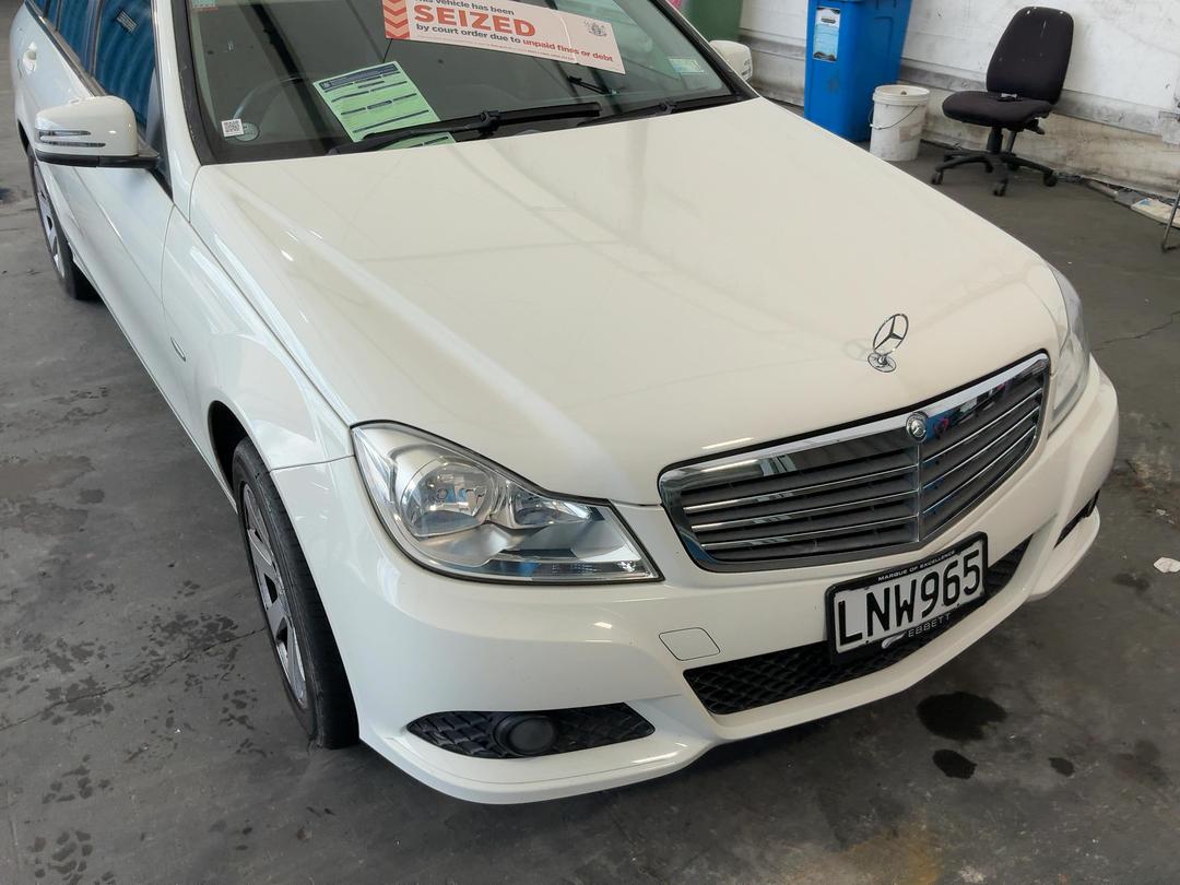 Photo '9' of Mercedes-Benz C-Class C200CGI Station Wagon Photo '9' of Mercedes-Benz C-Class C200CGI Station Wagon