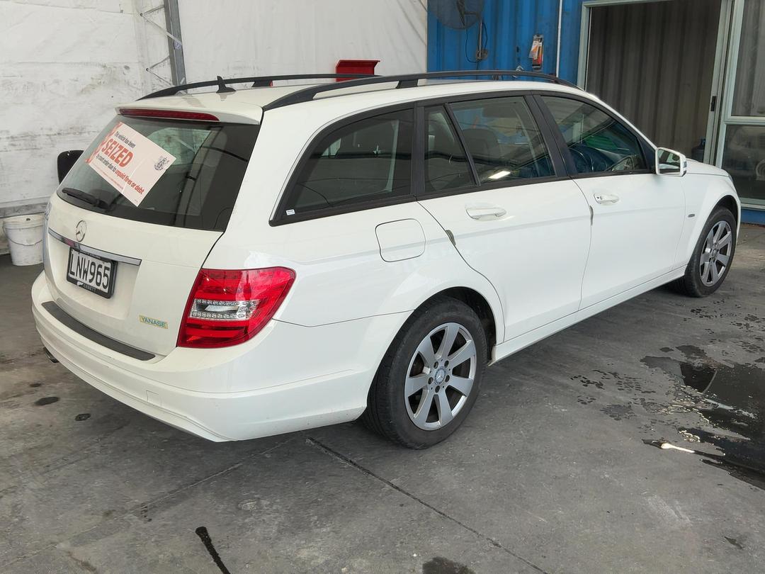 Photo '6' of Mercedes-Benz C-Class C200CGI Station Wagon Photo '6' of Mercedes-Benz C-Class C200CGI Station Wagon
