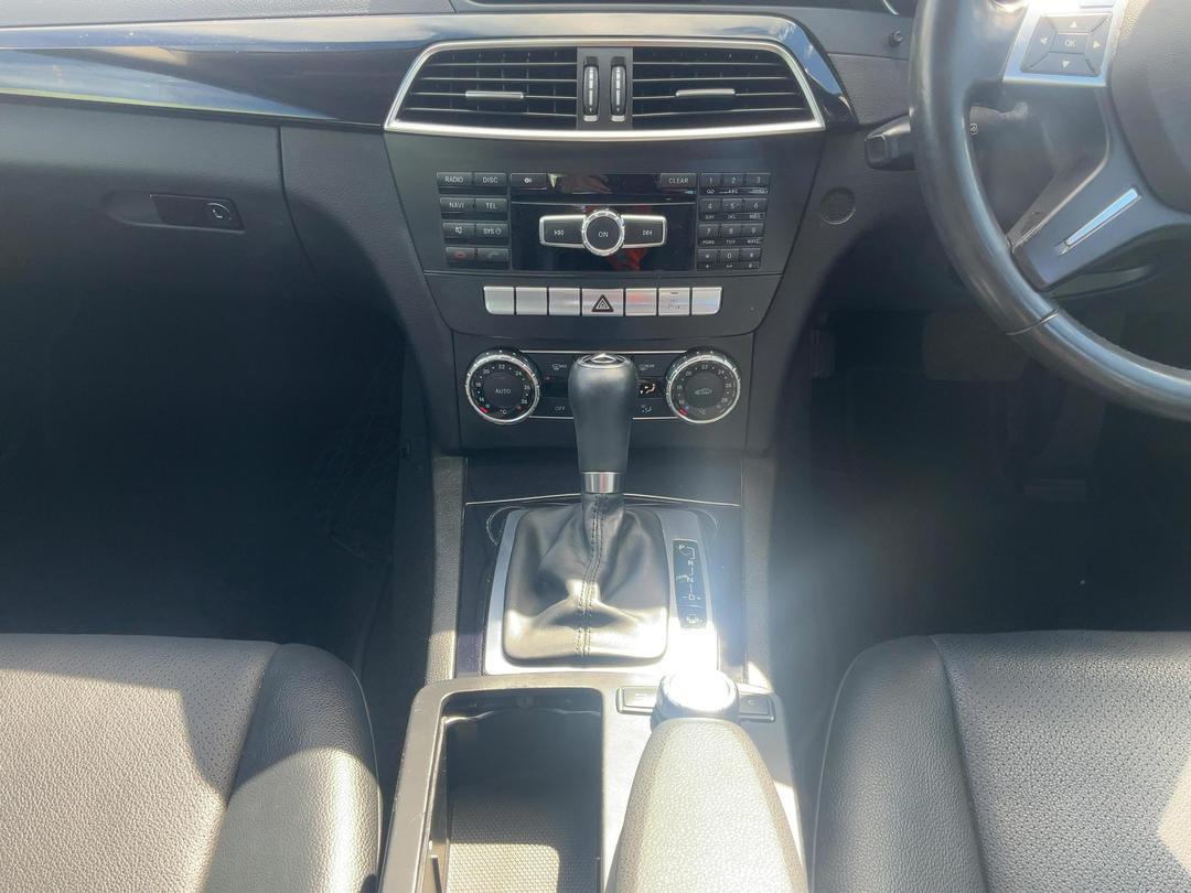 Photo '18' of Mercedes-Benz C-Class