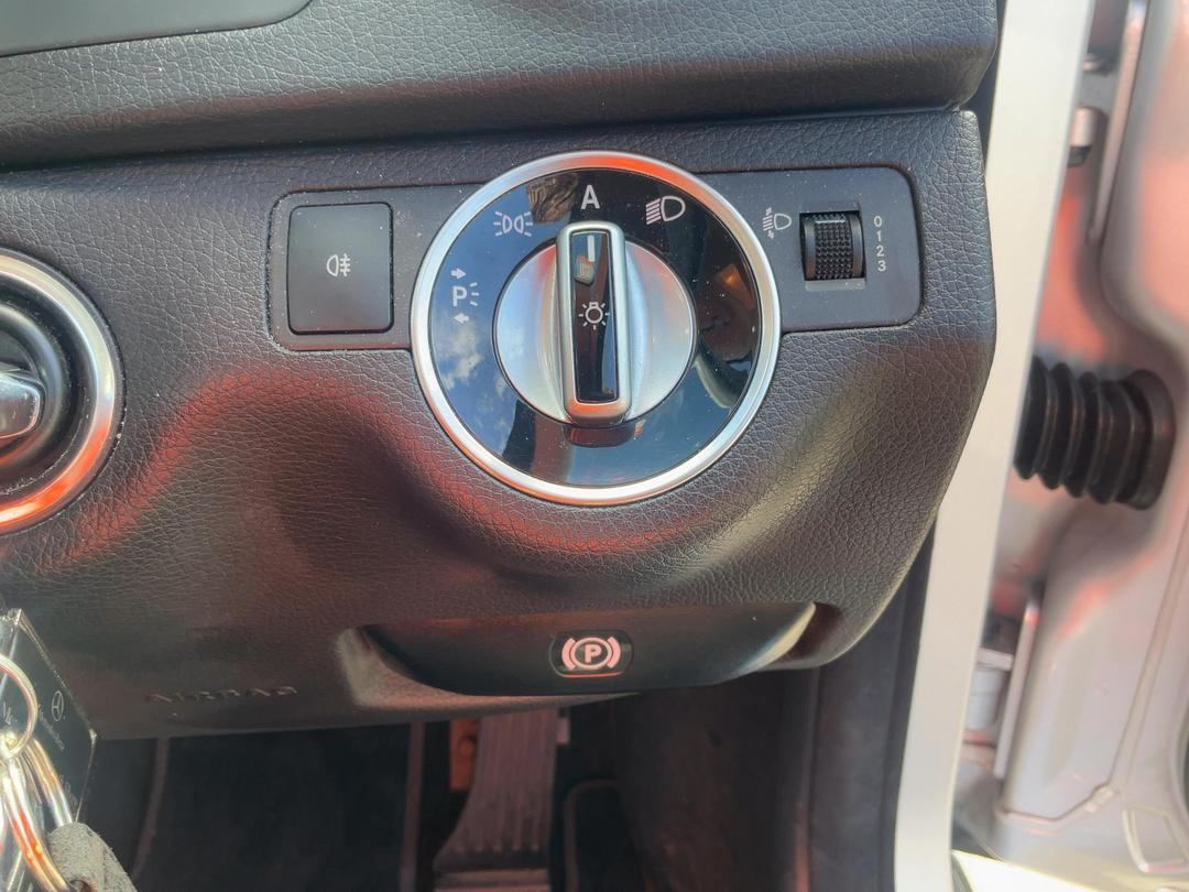 Photo '25' of Mercedes-Benz C-Class