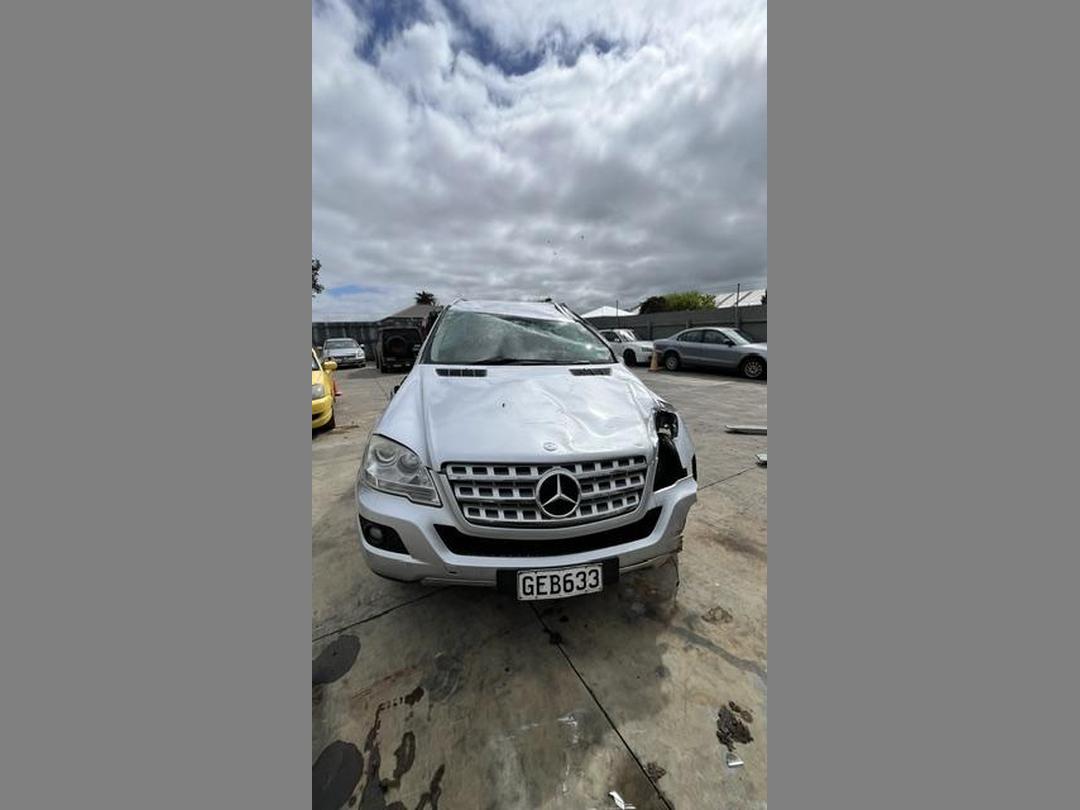 Photo '5' of Mercedes-Benz M-Class ML 300 CDI Photo '5' of Mercedes-Benz M-Class ML 300 CDI