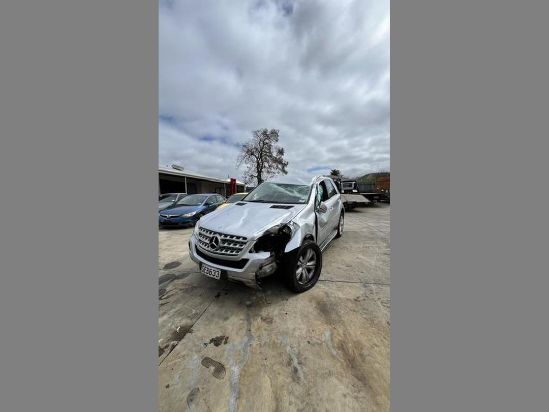 Photo '8' of Mercedes-Benz M-Class ML 300 CDI Photo '8' of Mercedes-Benz M-Class ML 300 CDI