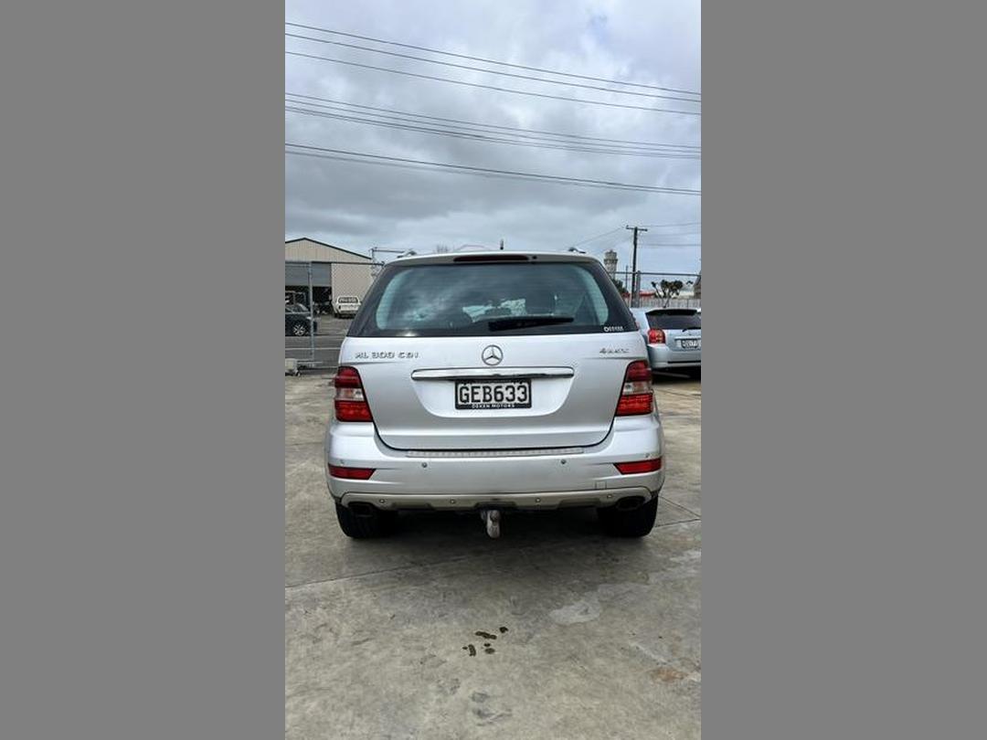 Photo '14' of Mercedes-Benz M-Class ML 300 CDI Photo '14' of Mercedes-Benz M-Class ML 300 CDI