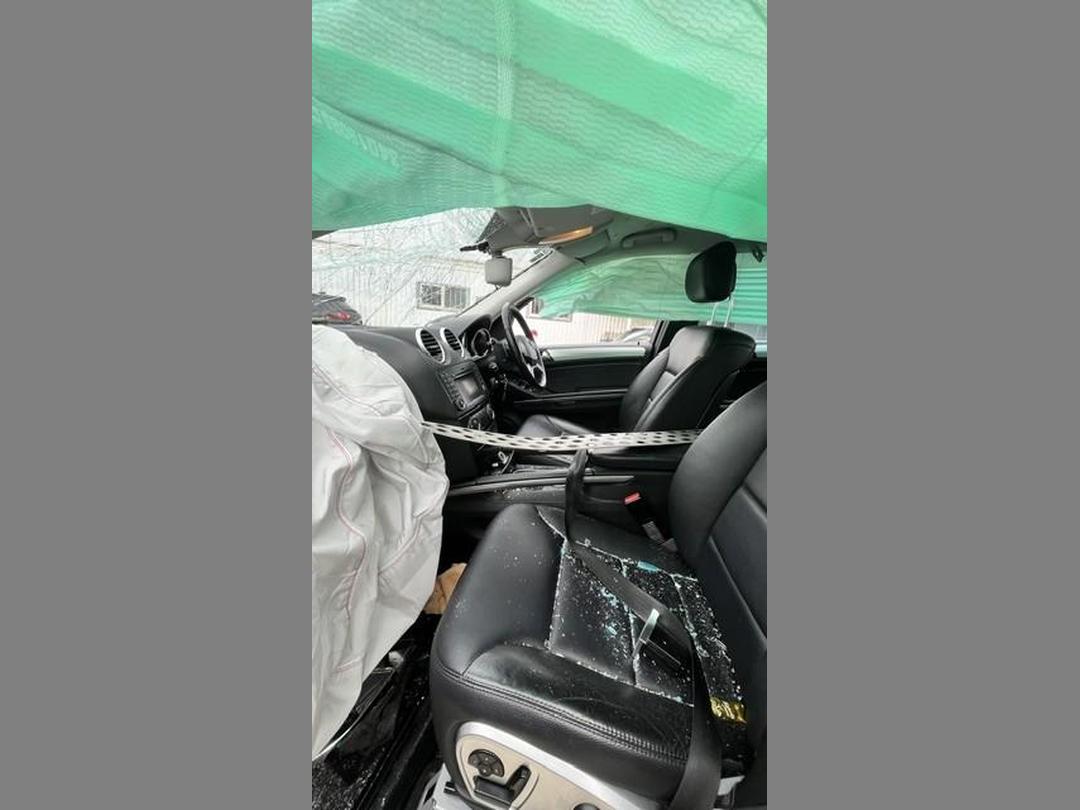 Photo '15' of Mercedes-Benz M-Class ML 300 CDI Photo '15' of Mercedes-Benz M-Class ML 300 CDI
