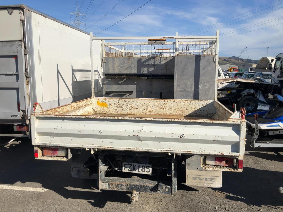 Photo '5' of Mitsubishi Fuso Canter FEC82G2 EURO 5 - 918 Tipper