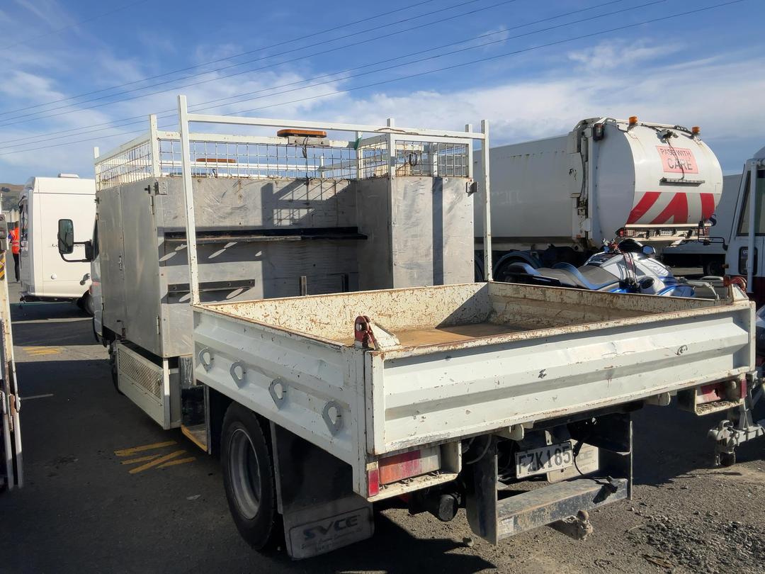 Photo '6' of Mitsubishi Fuso Canter FEC82G2 EURO 5 - 918 Tipper