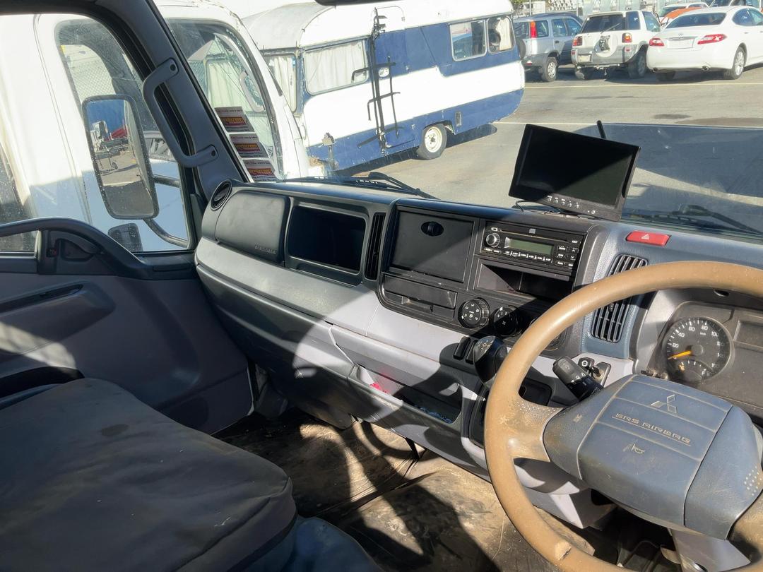 Photo '15' of Mitsubishi Fuso Canter FEC82G2 EURO 5 - 918 Tipper