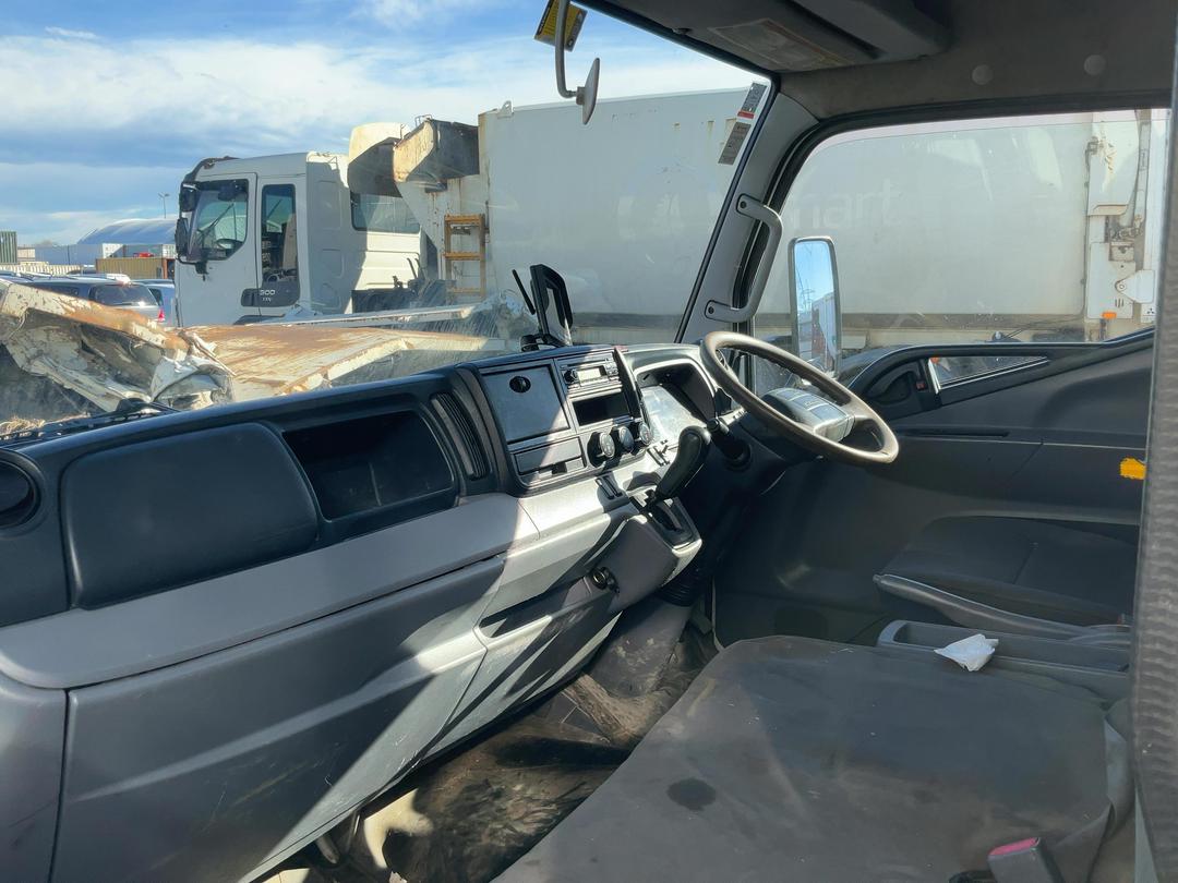 Photo '18' of Mitsubishi Fuso Canter FEC82G2 EURO 5 - 918 Tipper