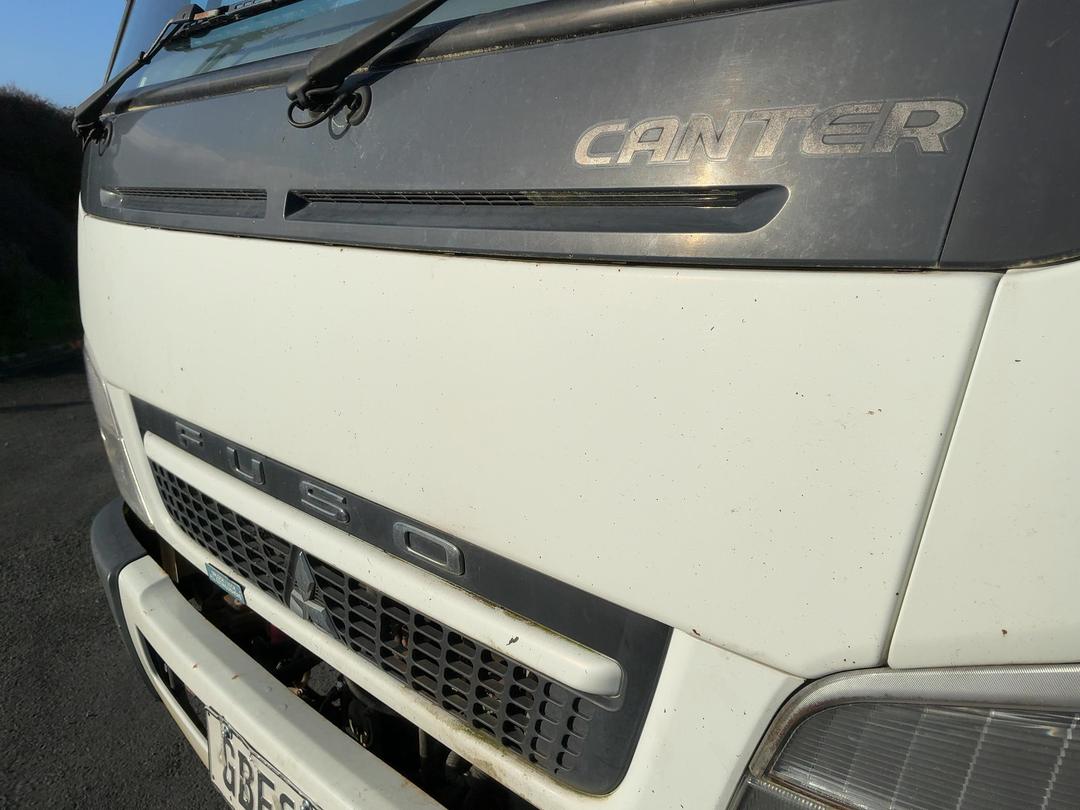 Photo '25' of Mitsubishi Fuso Canter FE160W4 Flat Deck Crane