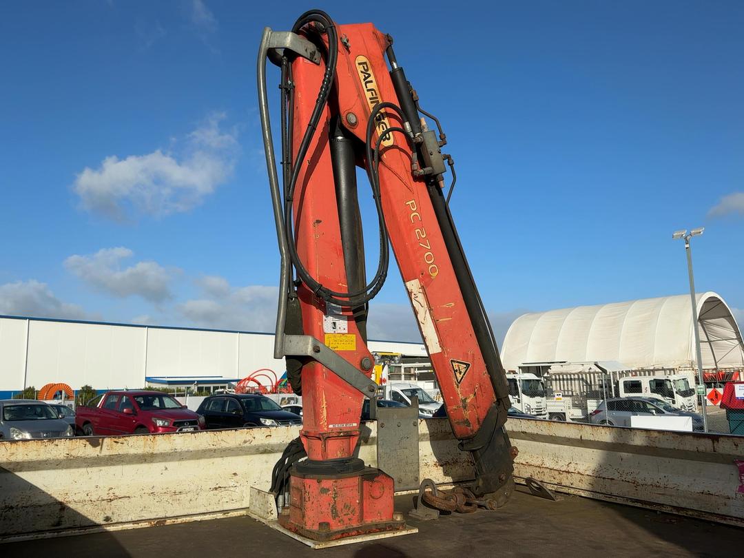 Photo '16' of Mitsubishi Fuso Canter FE160W4 Flat Deck Crane