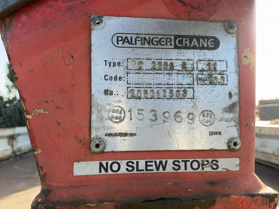 Photo '18' of Mitsubishi Fuso Canter FE160W4 Flat Deck Crane