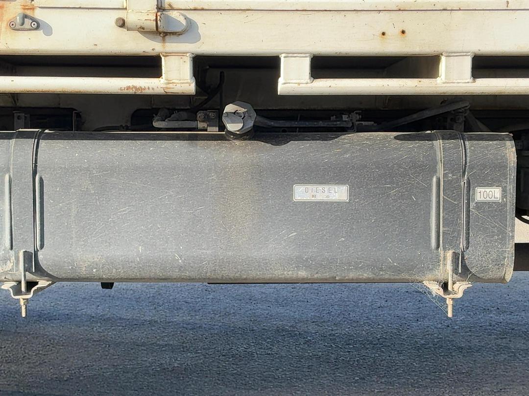 Photo '39' of Mitsubishi Fuso Canter FE160W4 Flat Deck Crane