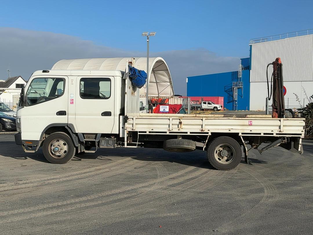 Photo '8' of Mitsubishi Fuso Canter FE160W4 Flat Deck Crane