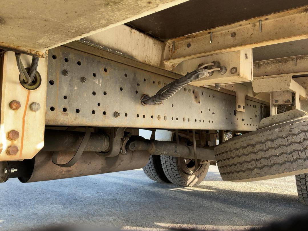 Photo '43' of Mitsubishi Fuso Canter FE160W4 Flat Deck Crane