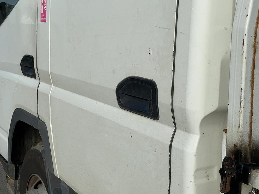 Photo '33' of Mitsubishi Fuso Canter FE160W4 Flat Deck Crane