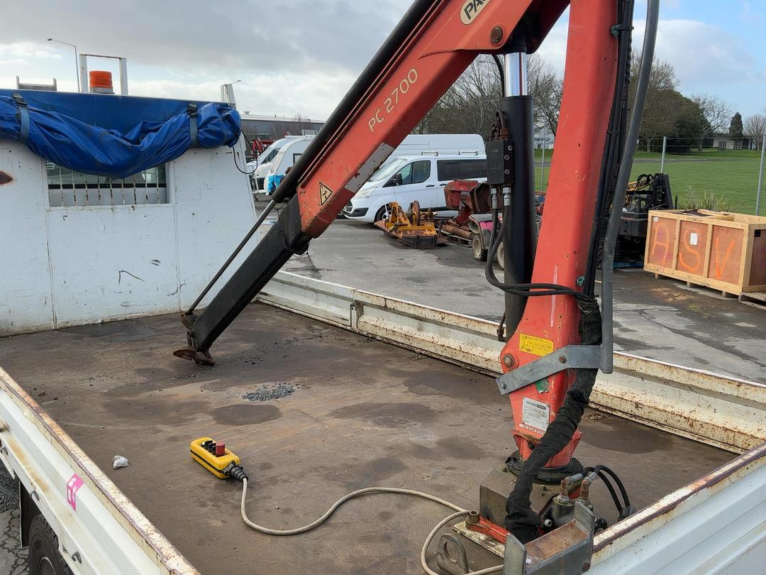 Photo '17' of Mitsubishi Fuso Canter FE160W4 Flat Deck Crane