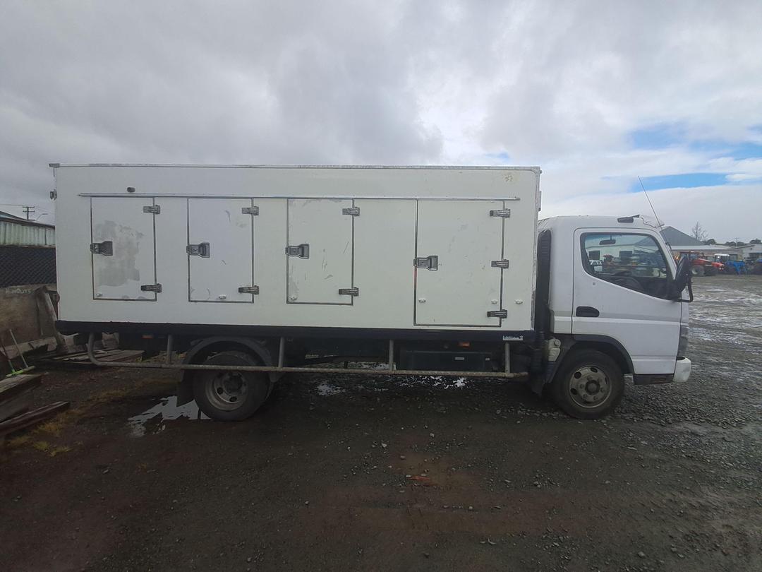 Photo '3' of Mitsubishi Fuso Canter FE190G2 Box Body