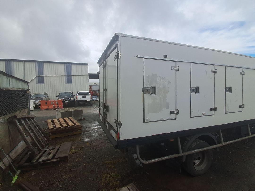 Photo '4' of Mitsubishi Fuso Canter FE190G2 Box Body
