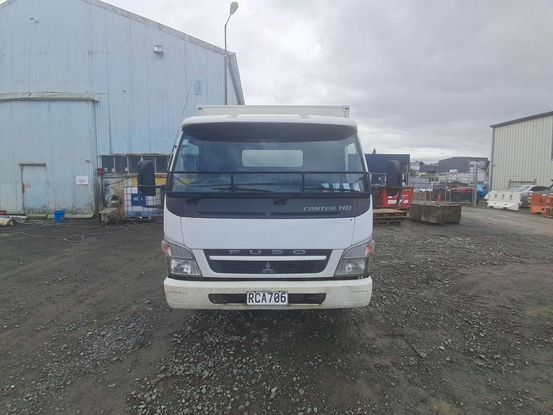 Photo '9' of Mitsubishi Fuso Canter FE190G2 Box Body
