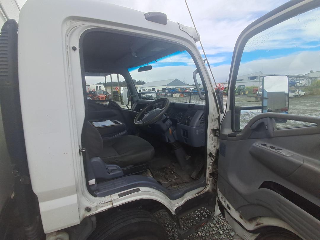 Photo '10' of Mitsubishi Fuso Canter FE190G2 Box Body