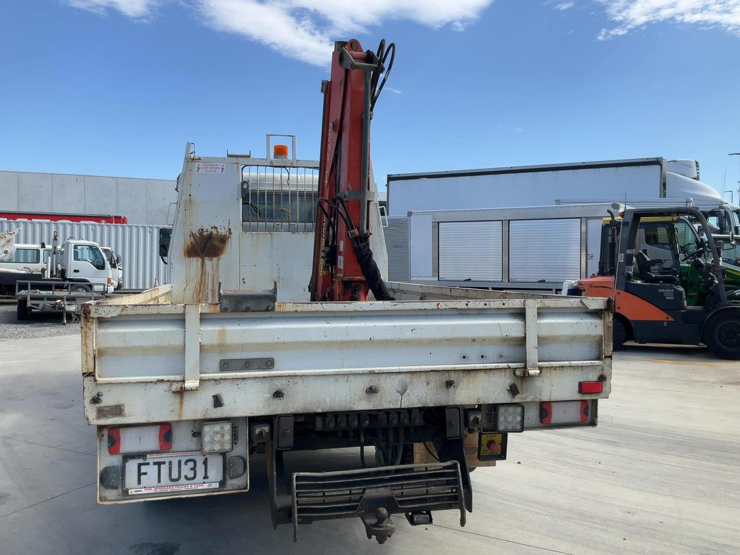 Photo '5' of Mitsubishi Fuso Canter FE160W4 Flat Deck Crane