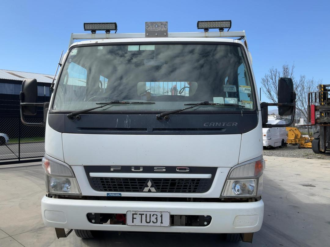 Photo '10' of Mitsubishi Fuso Canter FE160W4 Flat Deck Crane