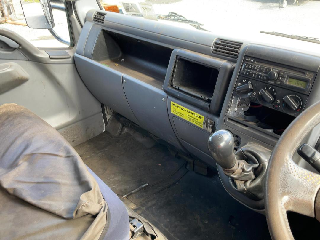 Photo '13' of Mitsubishi Fuso Canter FE160W4 Flat Deck Crane