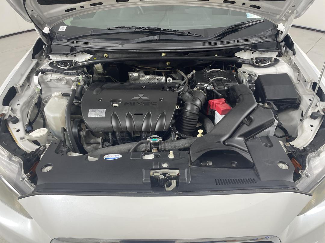 Photo '13' of Mitsubishi Galant