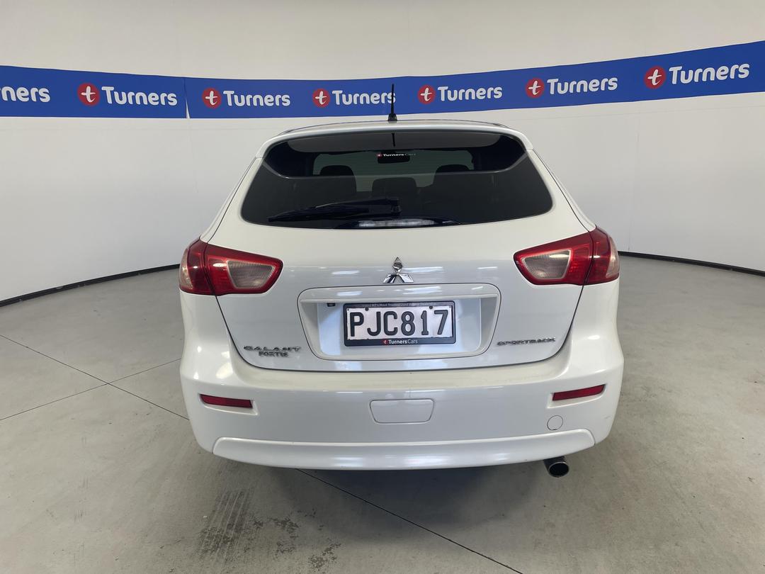 Photo '6' of Mitsubishi Galant